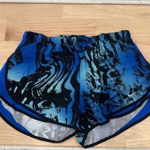 Nike Women's Blue and Black Marble-Print Athletic Shorts